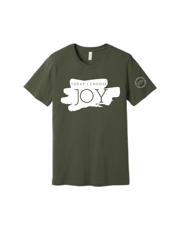 A green t-shirt with the word " happy camper joy ".